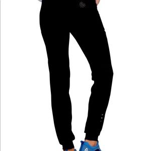 HeartSoul black break free women’s jogger scrubs